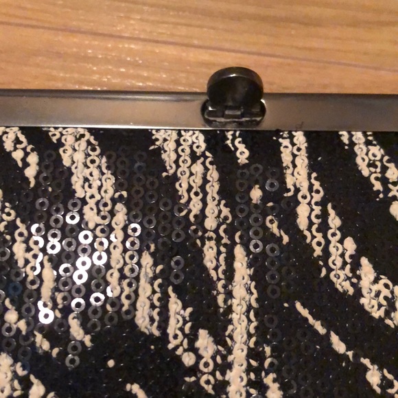 Sequin zebra print clutch - Picture 4 of 5